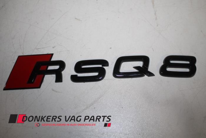 Używane Emblemat Audi Q8 Cena € 10,00 Procedura marży oferowane przez Donkers VAG Parts