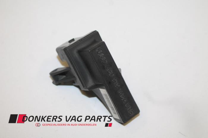 Używane Antena (rózne) Audi A4 Avant (B6) 2.5 TDI V6 24V Quattro Cena € 8,00 Procedura marży oferowane przez Donkers VAG Parts