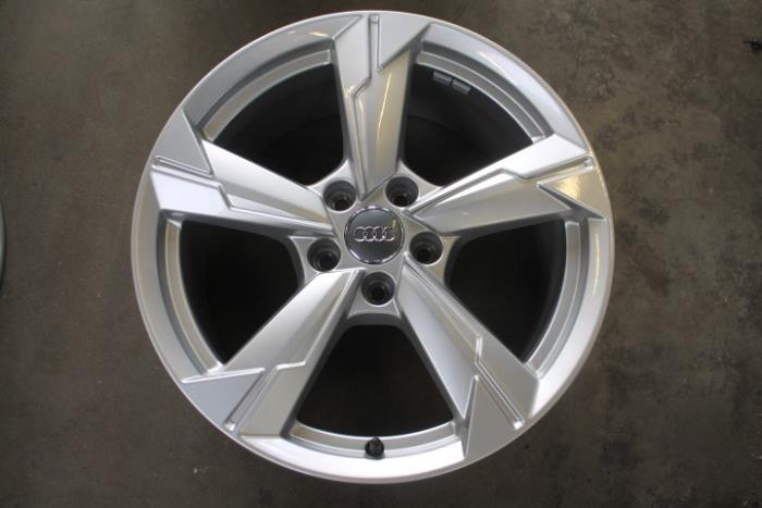 Set of wheels from a Audi A6 (C8) 2.0 16V 50 TFSI E Mild hybrid Quattro 2021
