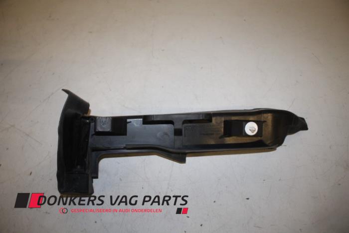 Engine cover from a Audi Q2 (GAB/GAG) 1.5 35 TFSI 16V 2019
