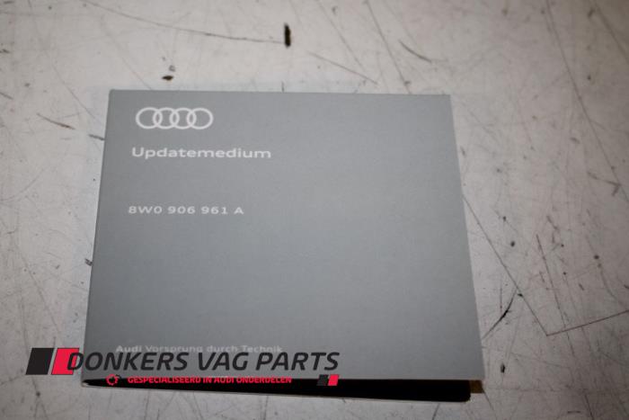 Nuevos Módulo USB Audi Diversos Precio € 65,24 IVA incluido ofrecido por Donkers VAG Parts