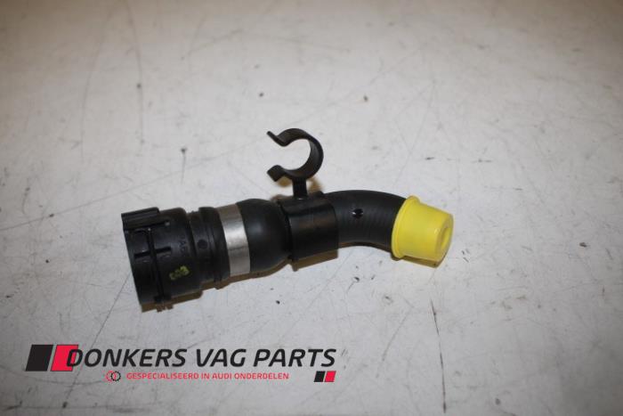 Begagnade Vattenrör Audi A5 (8T3) 2.0 TFSI 16V flexible fuel Quattro Pris € 11,99 Inklusive moms erbjuds av Donkers VAG Parts