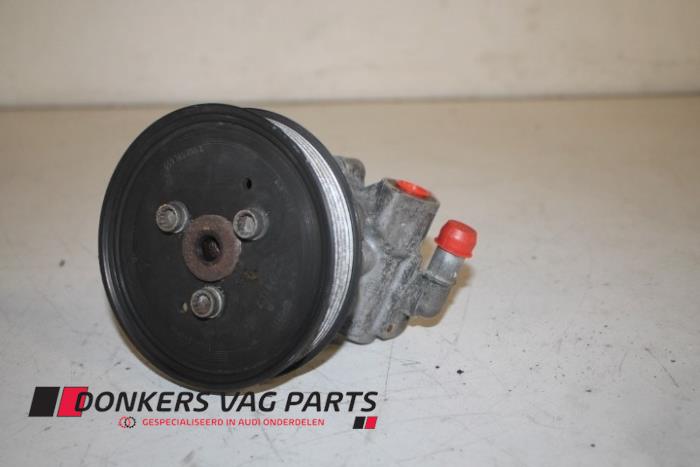 Usagé Pompe de direction Audi A5 Cabrio (8F7) 3.0 TDI V6 24V Quattro Prix € 40,00 Règlement à la marge proposé par Donkers VAG Parts