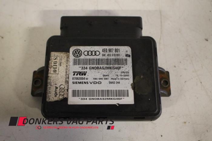 Używane Modul hamulca postojowego Audi A8 (D3) 4.2 V8 40V Quattro Cena € 125,00 Procedura marży oferowane przez Donkers VAG Parts