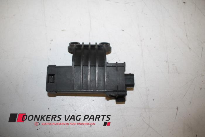 Däcktryckssensor från en Audi A8 (D3) 4.2 V8 40V Quattro 2003