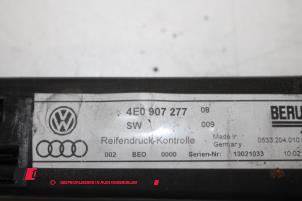 Däcktryckssensor från en Audi A8 (D3) 4.2 V8 40V Quattro 2003