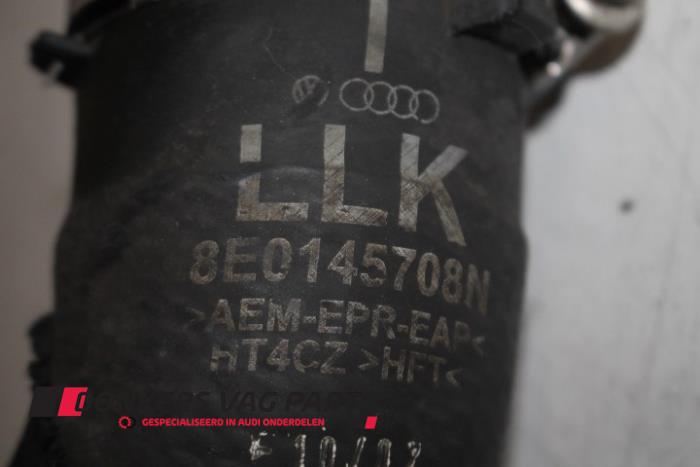 Intercooler Schlauch van een Audi A4 (B7) 2.0 TDI 16V 2007