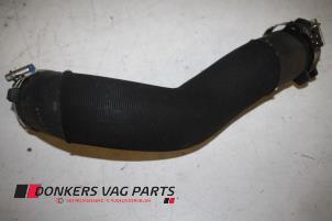 Intercooler Schlauch van een Audi A4 (B7) 2.0 TDI 16V 2007