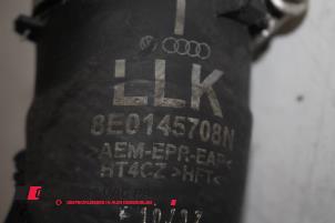 Intercooler Schlauch van een Audi A4 (B7) 2.0 TDI 16V 2007