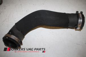 Intercooler Schlauch van een Audi A4 (B7) 2.0 TDI 16V 2007