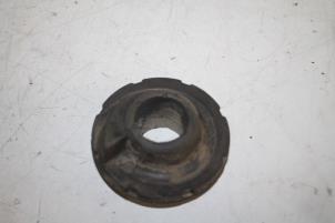 Used Rear spring retainer, left Audi A4 Price € 5,00 Margin scheme offered by Autoparts Veghel