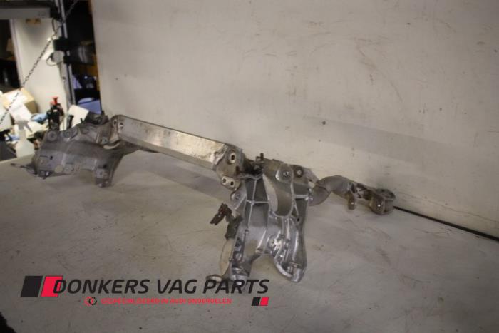 Usagé Faux châssis Audi A4 (B8) 2.0 TDI 16V Prix € 150,00 Règlement à la marge proposé par Donkers VAG Parts