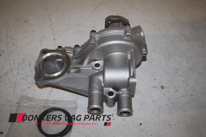 Nya Vattenpump Audi 80 Pris € 25,00 Inklusive moms erbjuds av Donkers VAG Parts