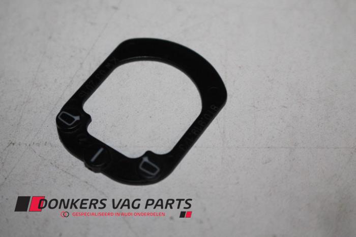 Begagnade Diverse Audi A4 Avant (B8) 1.8 TFSI 16V Pris € 3,00 Marginaltabell erbjuds av Donkers VAG Parts
