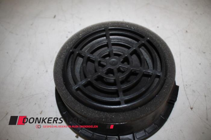 Używane Glosnik Audi S6 Avant (C7) 4.0 V8 TFSI Cena € 15,00 Procedura marży oferowane przez Donkers VAG Parts