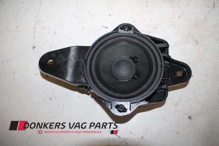Używane Glosnik Audi S6 Avant (C7) 4.0 V8 TFSI Cena € 30,00 Procedura marży oferowane przez Donkers VAG Parts