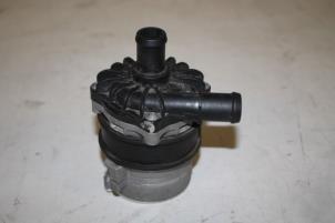 Usados Bomba de agua Audi A6 (C7) 2.0 T FSI 16V Hybrid Precio € 100,00 Norma de margen ofrecido por Autoparts Veghel