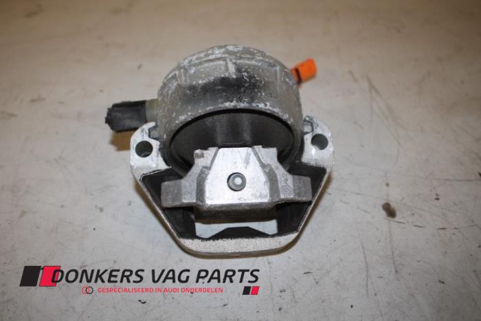 Usagé Support moteur Audi A6 (C7) 2.0 T FSI 16V Hybrid Prix € 75,00 Règlement à la marge proposé par Donkers VAG Parts