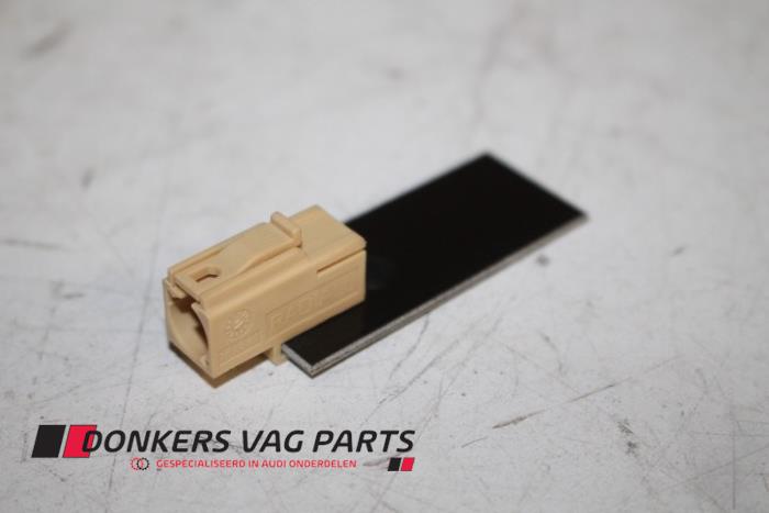 Używane Antena Bluetooth Audi A3 Cena € 8,00 Procedura marży oferowane przez Donkers VAG Parts