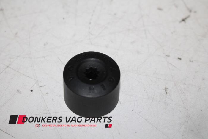 Używane Kolpak Audi Rózne Cena € 1,00 Procedura marży oferowane przez Donkers VAG Parts