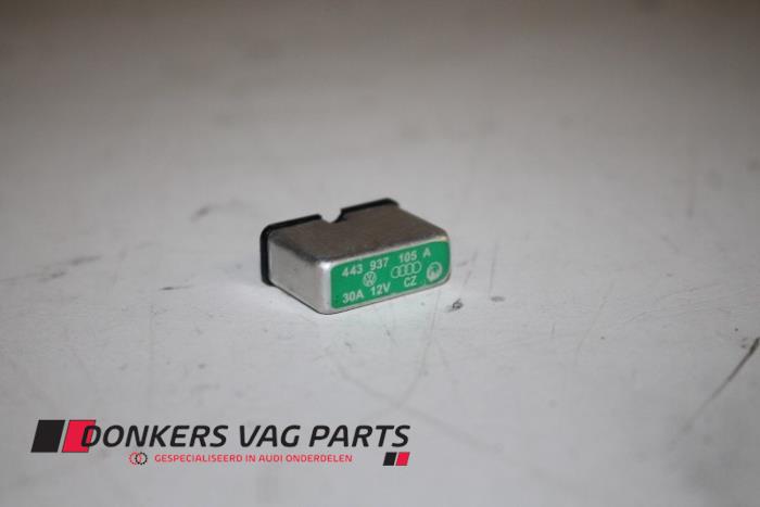 Używane Bezpiecznik Audi 80 Cena € 10,00 Procedura marży oferowane przez Donkers VAG Parts