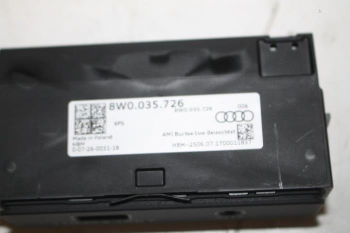 Zlacze AUX/USB z Audi A4