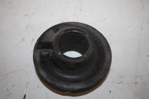 Used Rear spring retainer, right Audi A4 Price € 5,00 Margin scheme offered by Autoparts Veghel