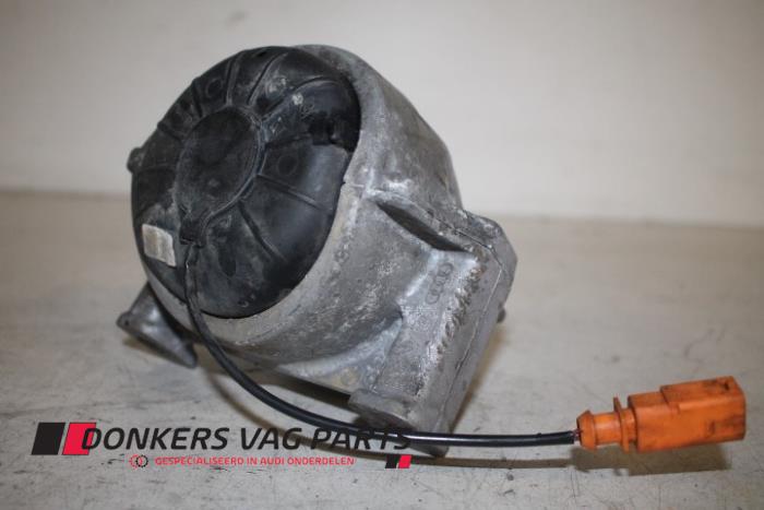 Used Engine mount Audi A4 Avant (B8) 2.0 TFSI 16V Price € 40,00 Margin scheme offered by Donkers VAG Parts