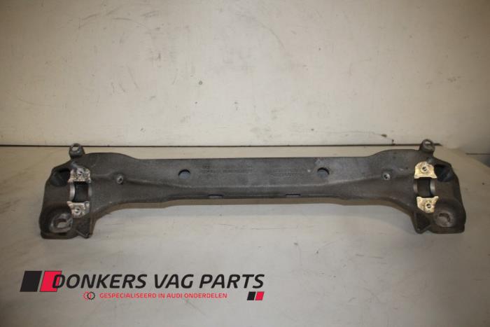 Begagnade Motorbalk Audi A8 (D3) 3.0 TDI V6 24V Quattro Pris € 75,00 Marginaltabell erbjuds av Donkers VAG Parts