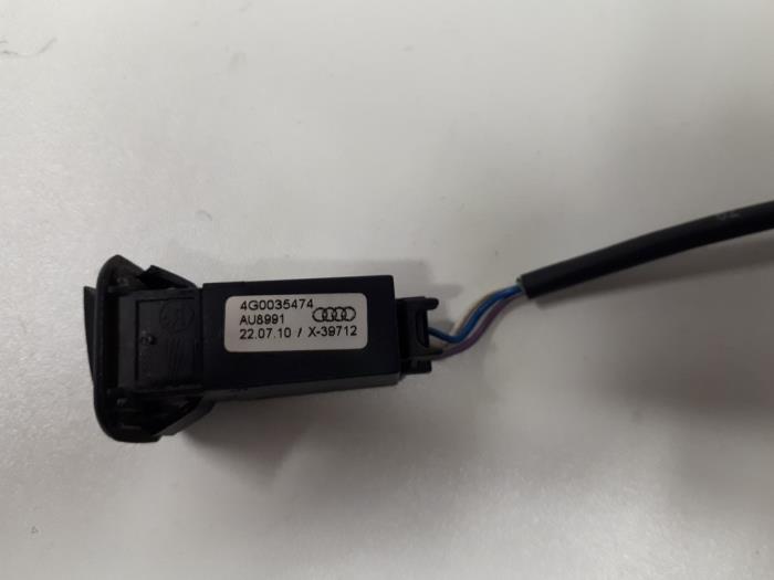 AUX / USB connection from a Audi A6 2010