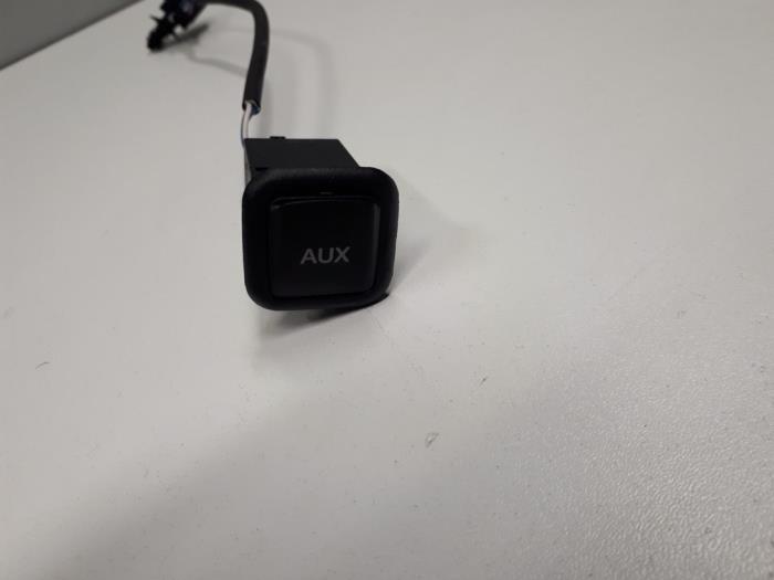 Conexión AUX-USB de un Audi A6 2010