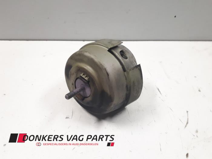 Usagé Support moteur Audi A4 Cabrio (B7) 2.0 TDI Prix € 35,00 Règlement à la marge proposé par Donkers VAG Parts