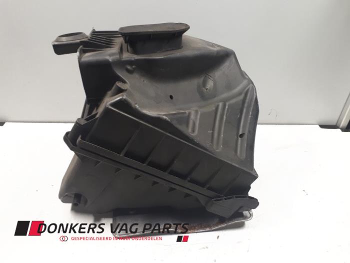 Begagnade Luftfilterhus Audi A4 Cabrio (B7) 2.0 TDI Pris € 40,00 Marginaltabell erbjuds av Donkers VAG Parts