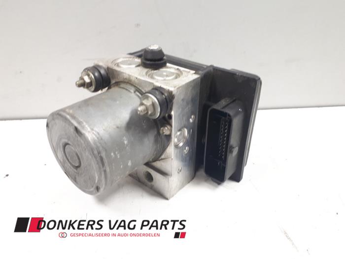 Used ABS pump Audi A4 Cabrio (B7) 2.0 TDI Price € 55,00 Margin scheme offered by Donkers VAG Parts