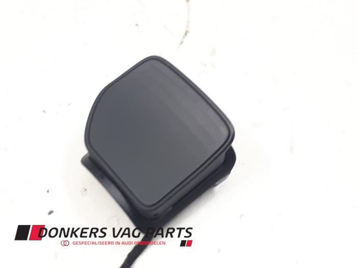 Używane Przelacznik (rózne) Audi A4 Avant (B7) 3.0 TDI V6 24V Quattro Cena € 15,00 Procedura marży oferowane przez Donkers VAG Parts