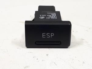 Usados Interruptor ESP Audi A8 (D2) Precio € 10,00 Norma de margen ofrecido por Autoparts Veghel