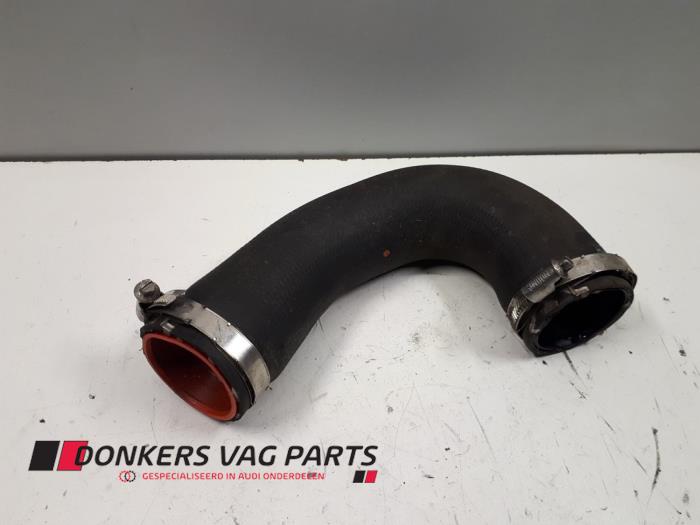 Usagé Tuyau intercooler Audi Q5 (8RB) 2.0 TDI 16V Quattro Prix € 30,00 Règlement à la marge proposé par Donkers VAG Parts