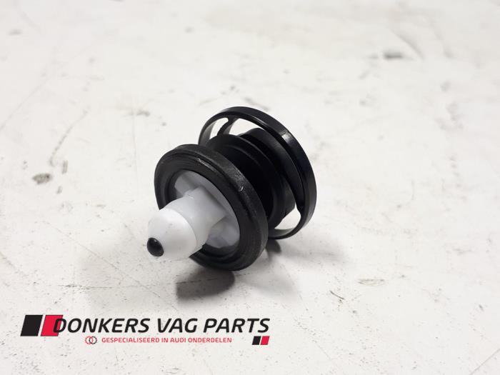 Nowe Rózne Audi Q4 (F4B) Cena € 0,92 Z VAT oferowane przez Donkers VAG Parts
