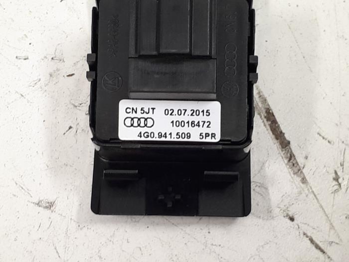Panikbeleuchtung Schalter van een Audi A6 (C7) 2.0 TDI 16V 2015