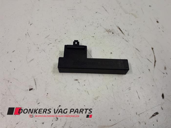 Używane Keyless Entry-Antena Audi A8 Cena € 17,00 Procedura marży oferowane przez Donkers VAG Parts