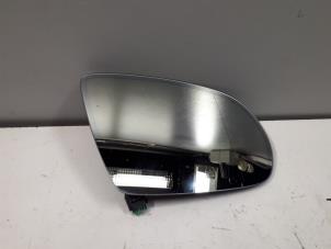 Used Mirror glass, right Audi A8 (D4) 4.0 V8 32V TFSI Quattro Price € 200,00 Margin scheme offered by Autoparts Veghel
