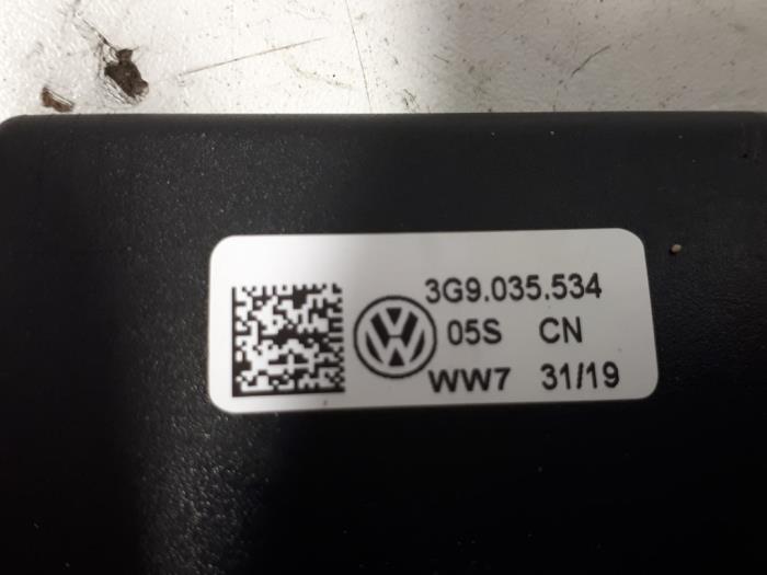 Antena (varios) de un Volkswagen Tiguan (AD1) 1.5 TSI 16V Evo BlueMotion Technology 2019