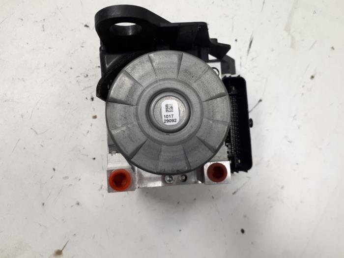 ABS pump from a Volkswagen Tiguan (AD1) 1.5 TSI 16V Evo BlueMotion Technology 2019