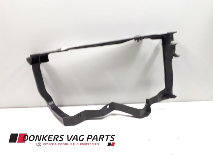 Begagnade Front Audi A8 (D2) Pris € 25,00 Marginaltabell erbjuds av Donkers VAG Parts