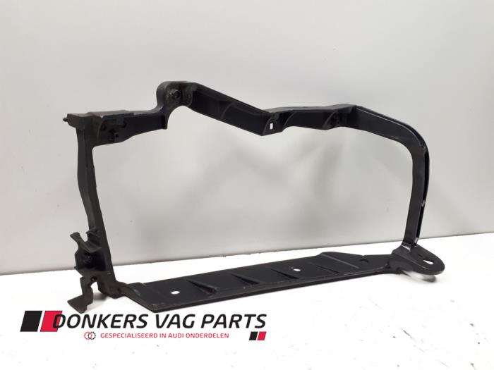 Begagnade Front Audi A8 (D2) Pris € 25,00 Marginaltabell erbjuds av Donkers VAG Parts