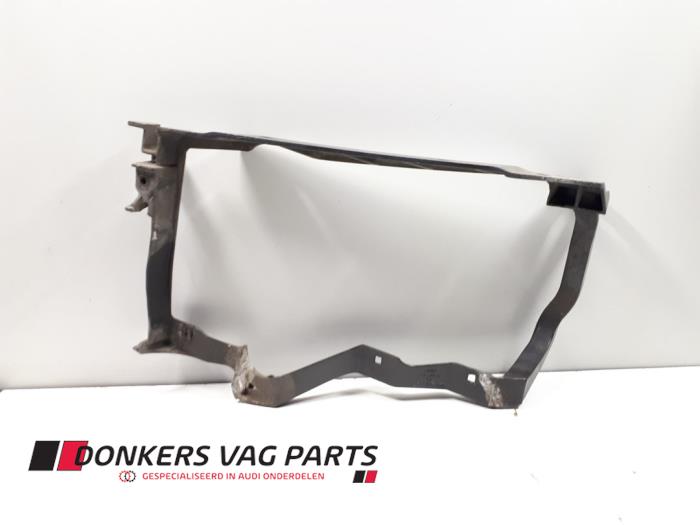 Begagnade Front Audi A8 (D2) Pris € 15,00 Marginaltabell erbjuds av Donkers VAG Parts