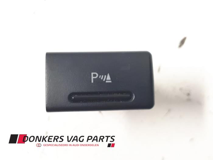 Usados Interruptor PDC Audi A8 (D2) Precio € 7,50 Norma de margen ofrecido por Donkers VAG Parts