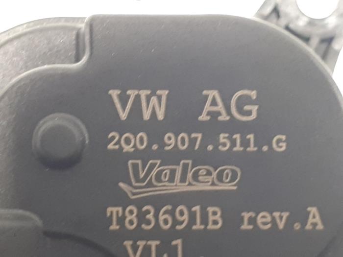 Motor de válvula de calefactor de un Audi Q2 (GAB/GAG) 1.0 30 TFSI 12V 2018