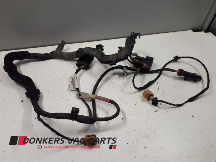 Używane Kabel (rózne) Audi RS 6 Avant (C8) 4.0 V8 TFSI Mild Hybrid 32V Cena € 30,00 Procedura marży oferowane przez Donkers VAG Parts