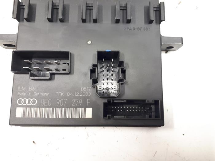 Body control computer from a Audi A4 Avant (B6) 1.8 T 20V 2003